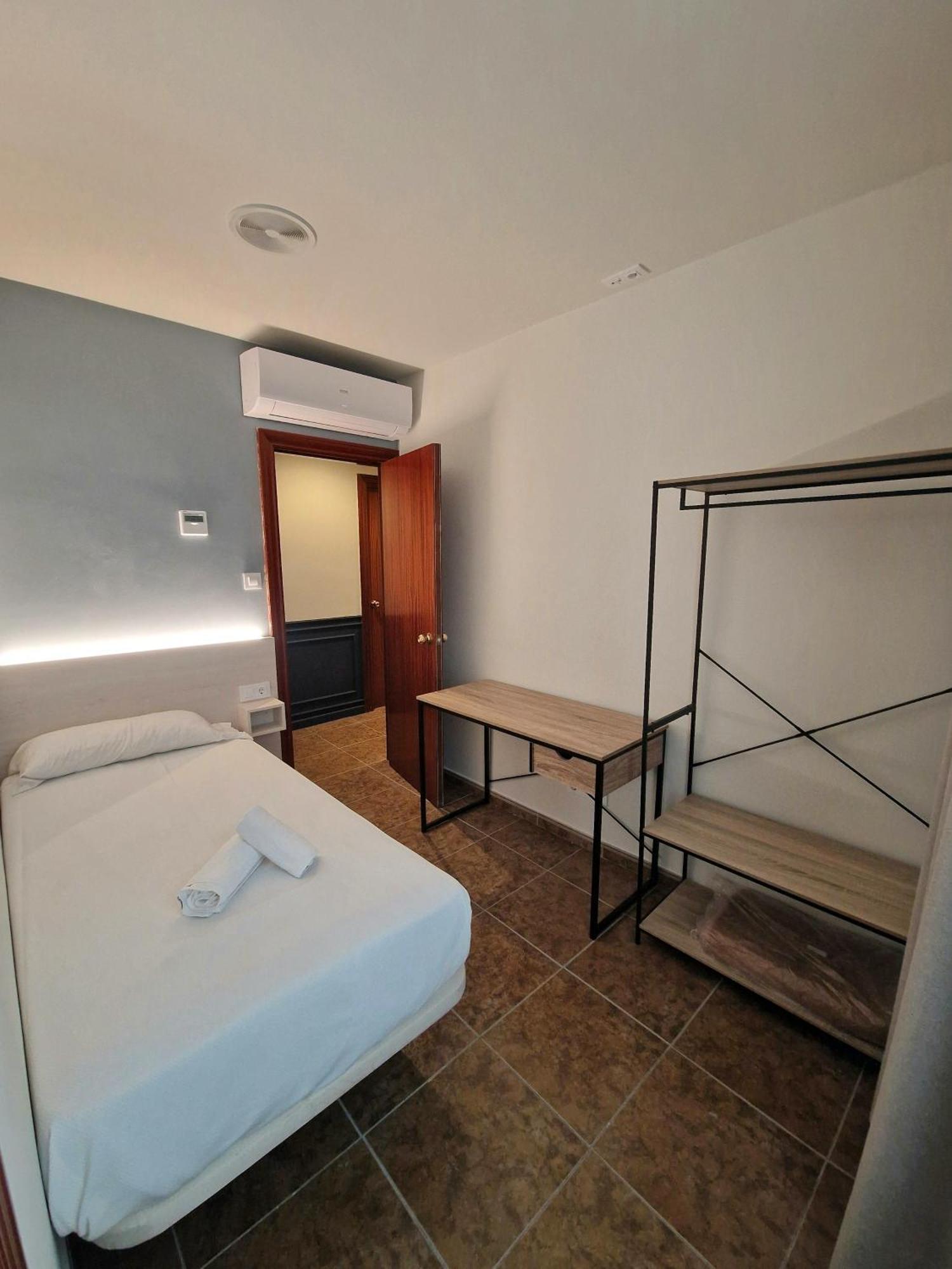 Hostal Rugaca Huesca Buitenkant foto