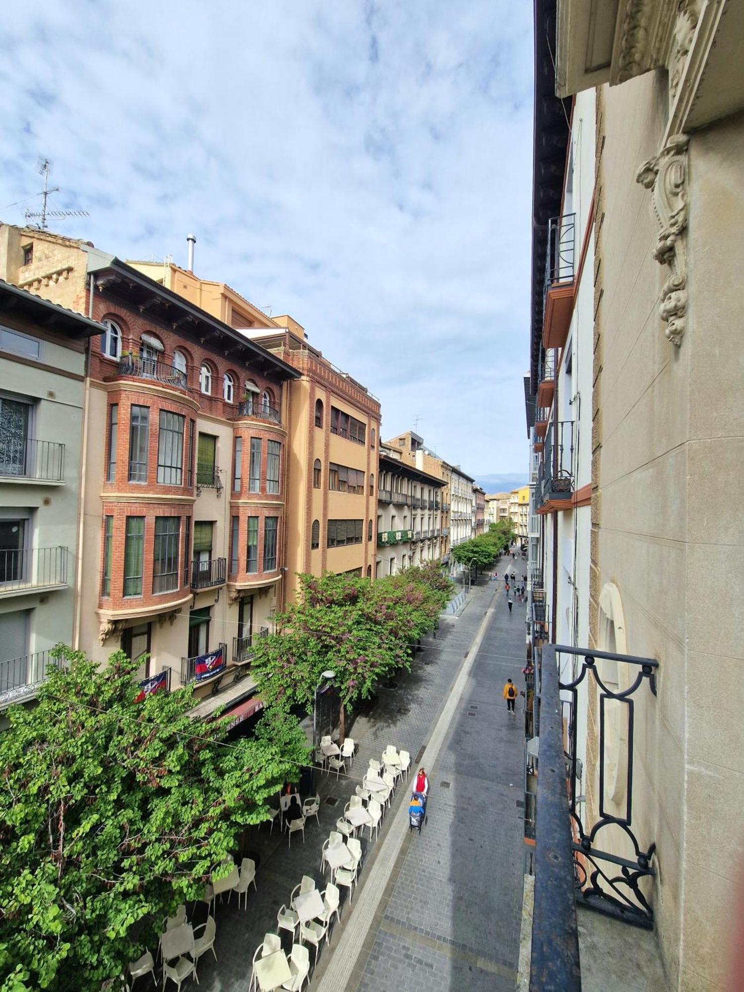 Hostal Rugaca Huesca Buitenkant foto