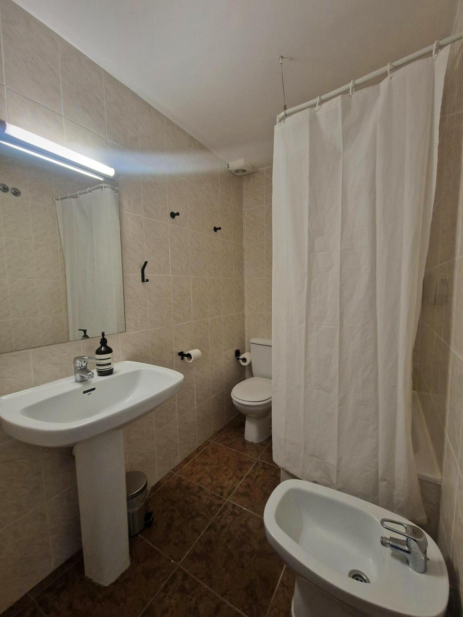 Hostal Rugaca Huesca Buitenkant foto
