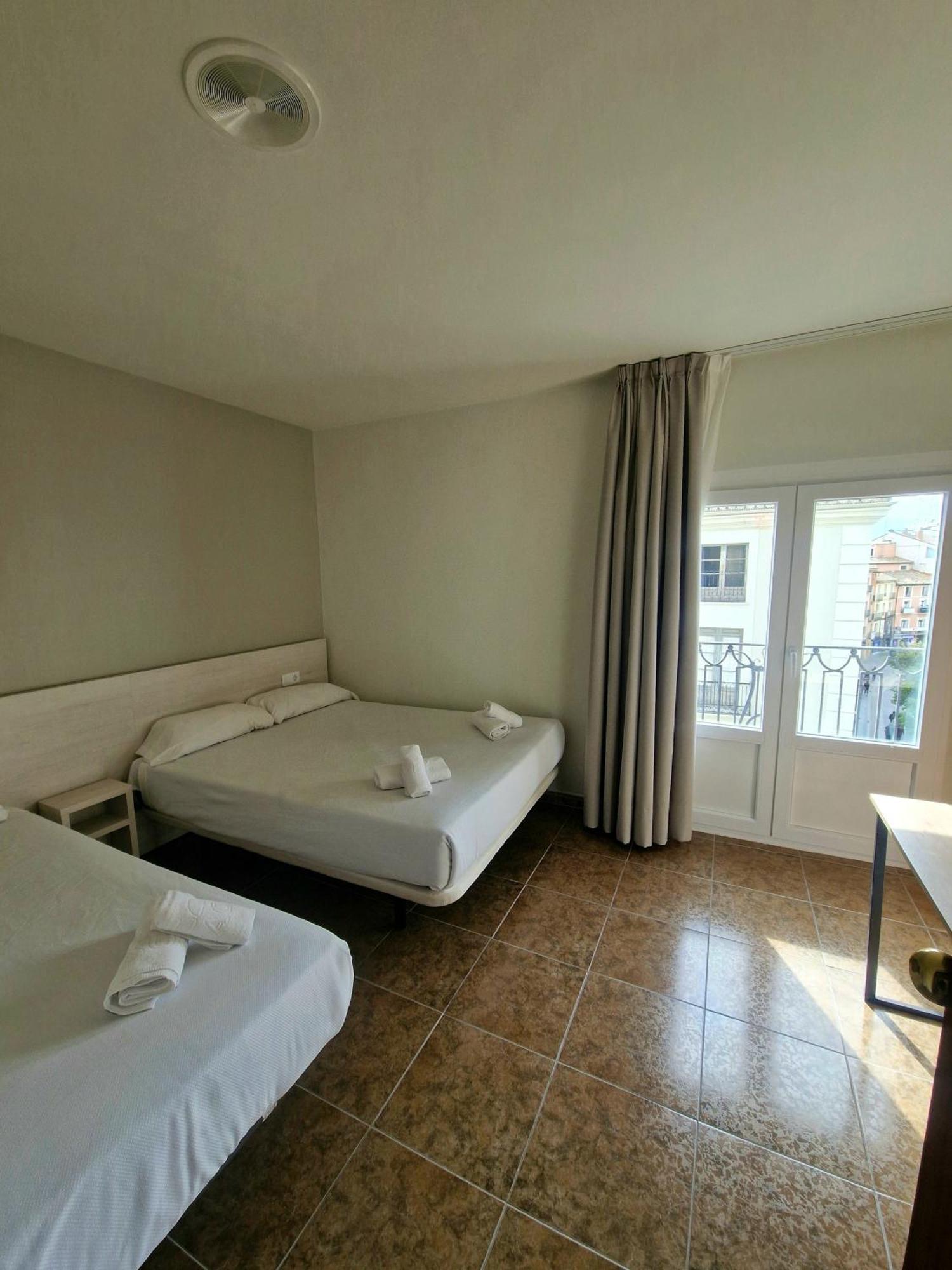 Hostal Rugaca Huesca Buitenkant foto