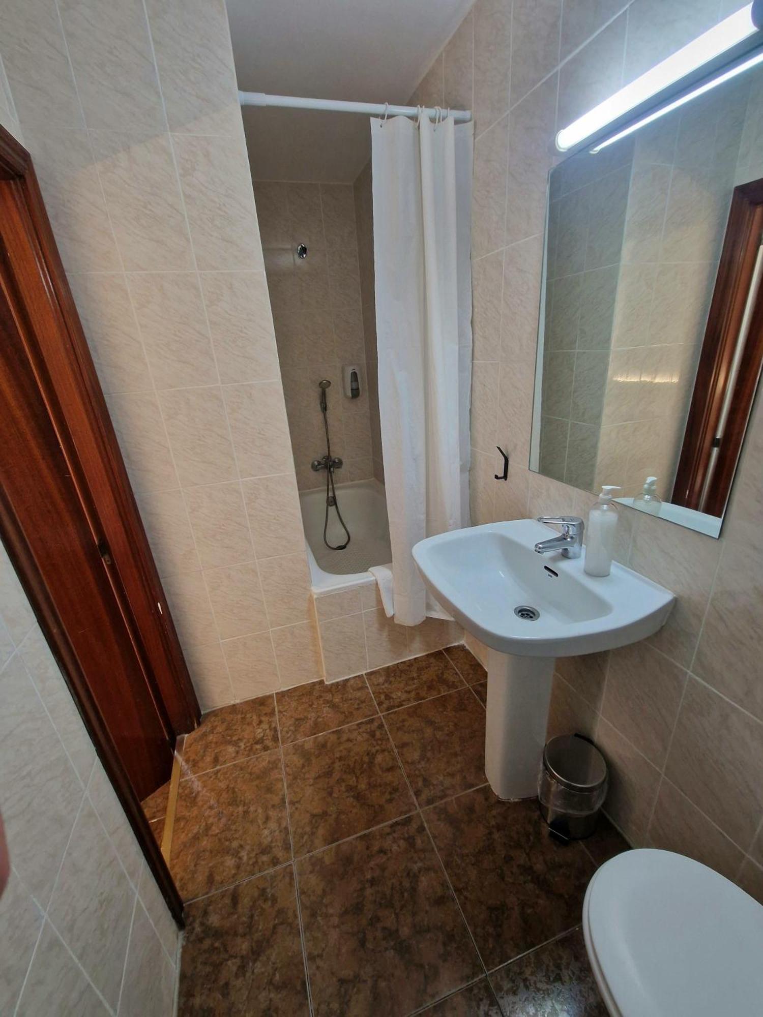 Hostal Rugaca Huesca Buitenkant foto