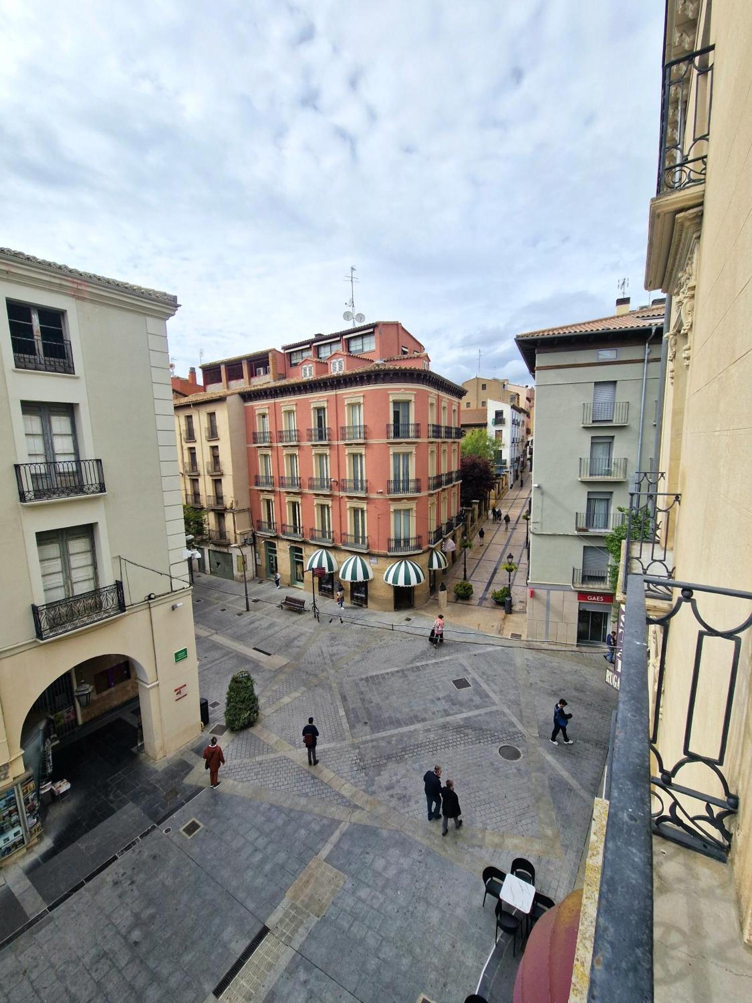 Hostal Rugaca Huesca Buitenkant foto