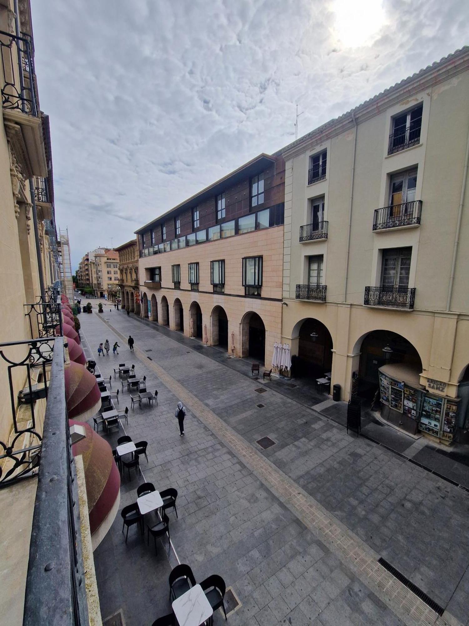 Hostal Rugaca Huesca Buitenkant foto