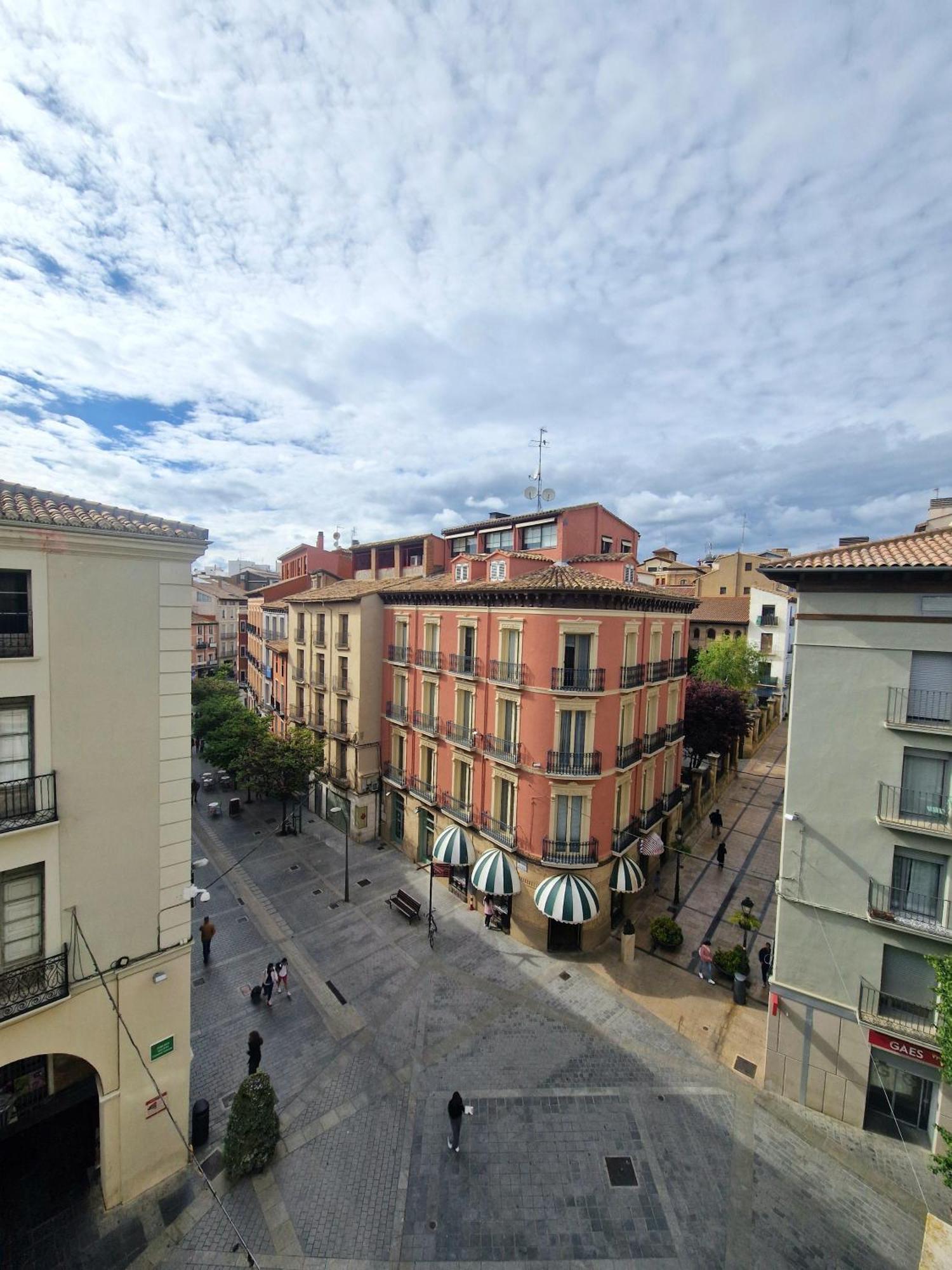 Hostal Rugaca Huesca Buitenkant foto
