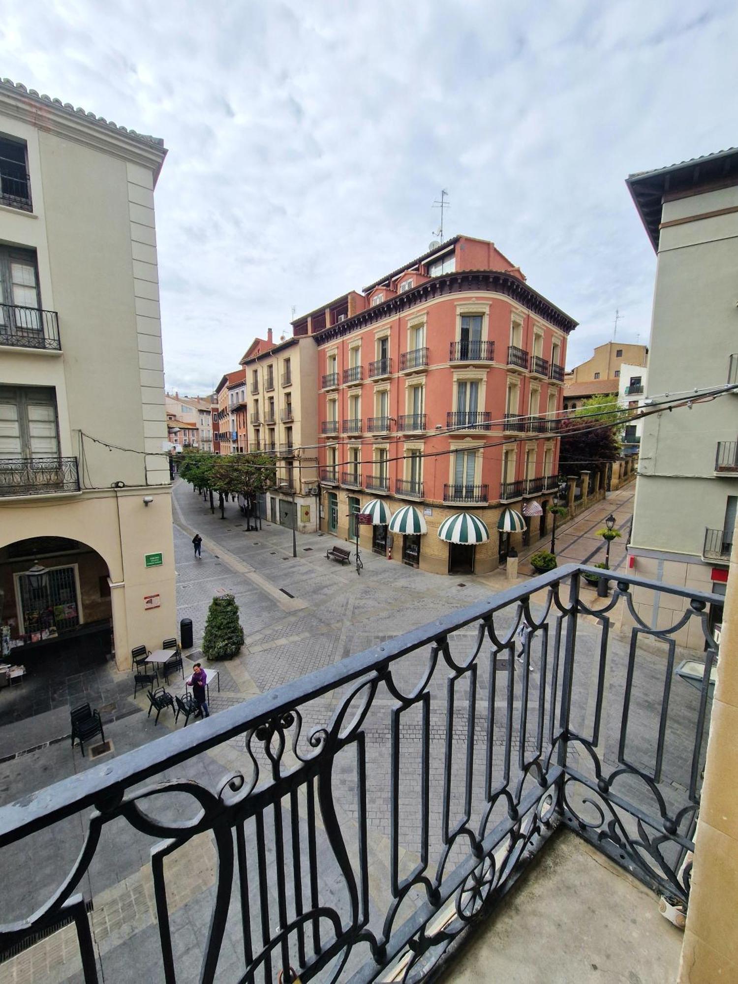 Hostal Rugaca Huesca Buitenkant foto