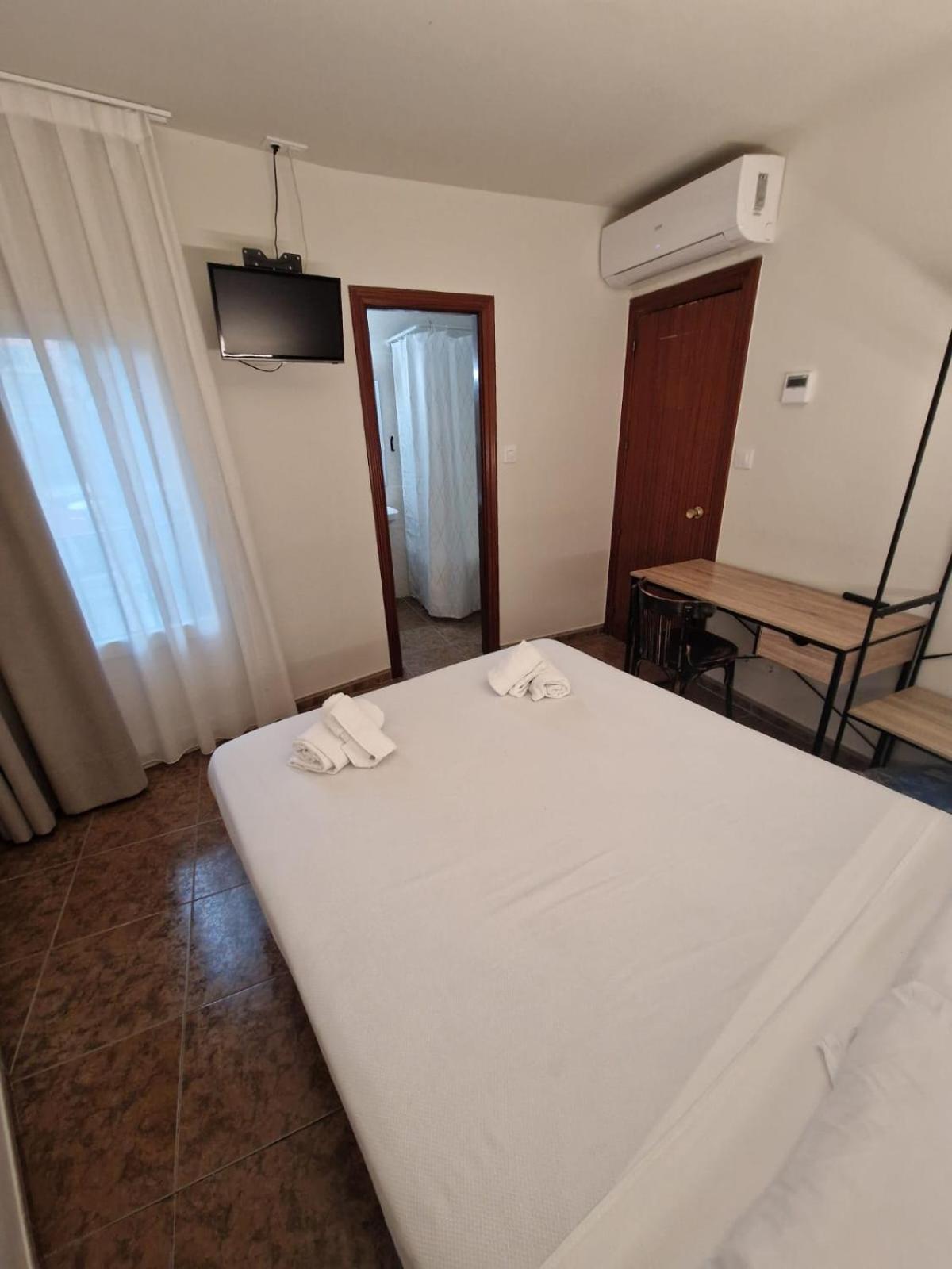 Hostal Rugaca Huesca Buitenkant foto