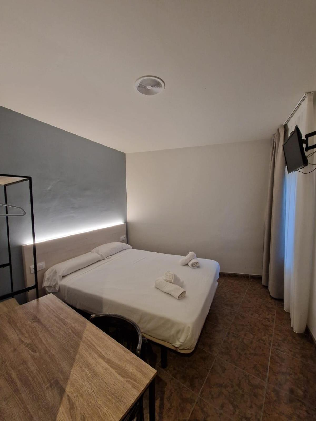 Hostal Rugaca Huesca Buitenkant foto